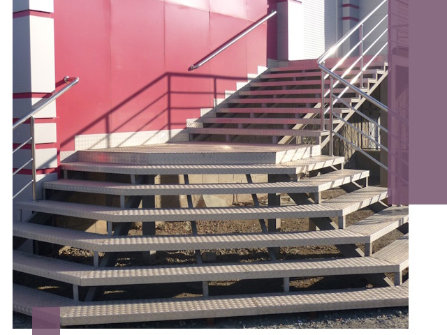 Лестницы для магазина в Фурманове — изготовление и монтаж