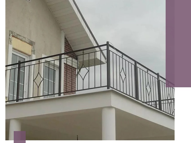 Изготовление балконных ограждений в Фурманове из металла и стекла